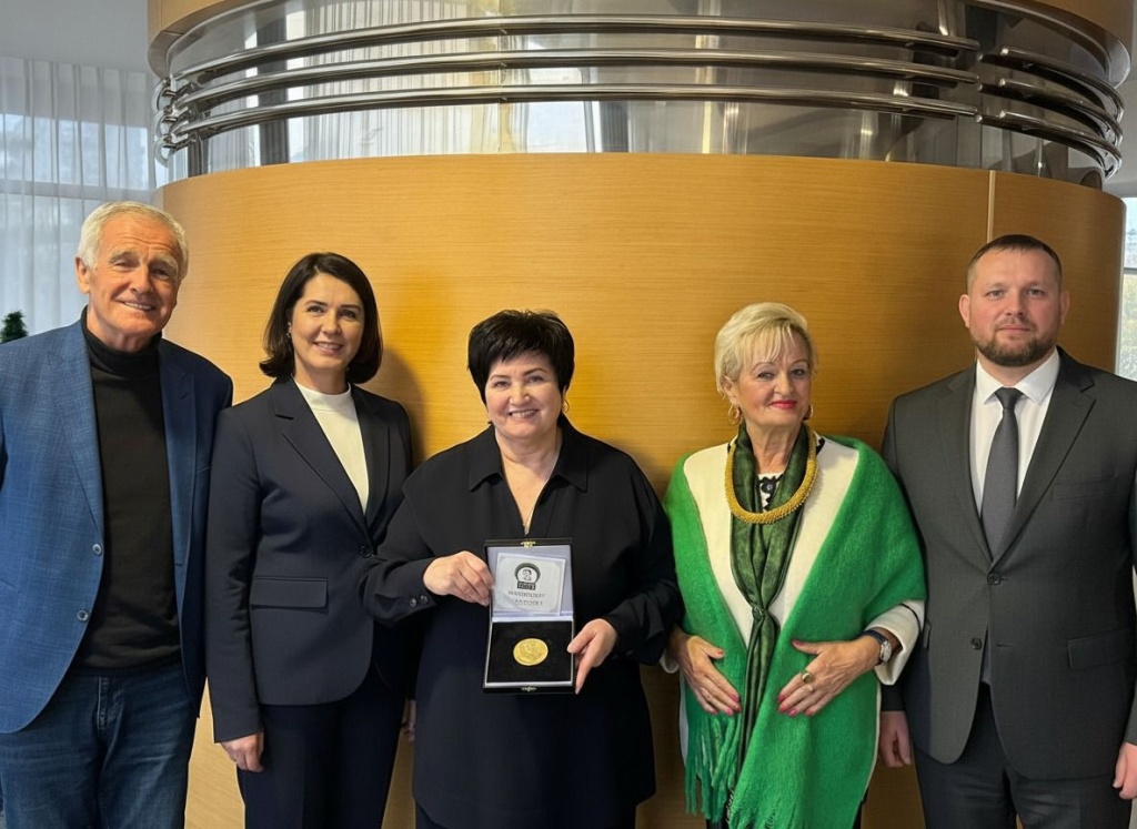 eee2244a-10ae-4fcb-aab5-4fe66a3e0cda.jpg eee2244a-10ae-4fcb-aab5-4fe66a3e0cda.jpg